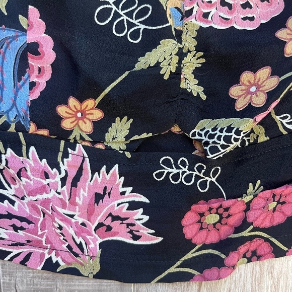 Reformation peek a boo cropped top size 0 - Picture 4 of 8